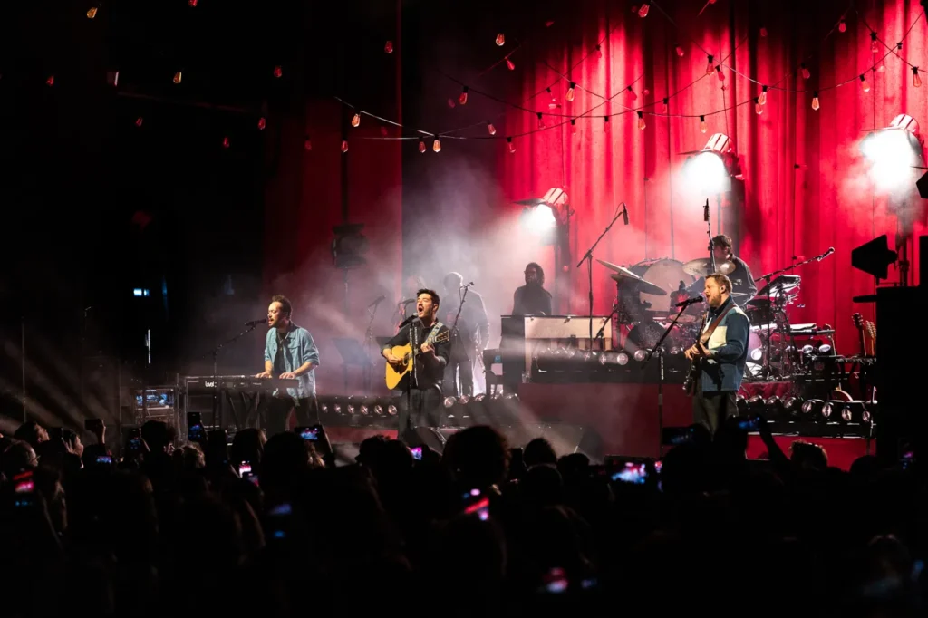 Mumford and Sons & Medium Build tickets